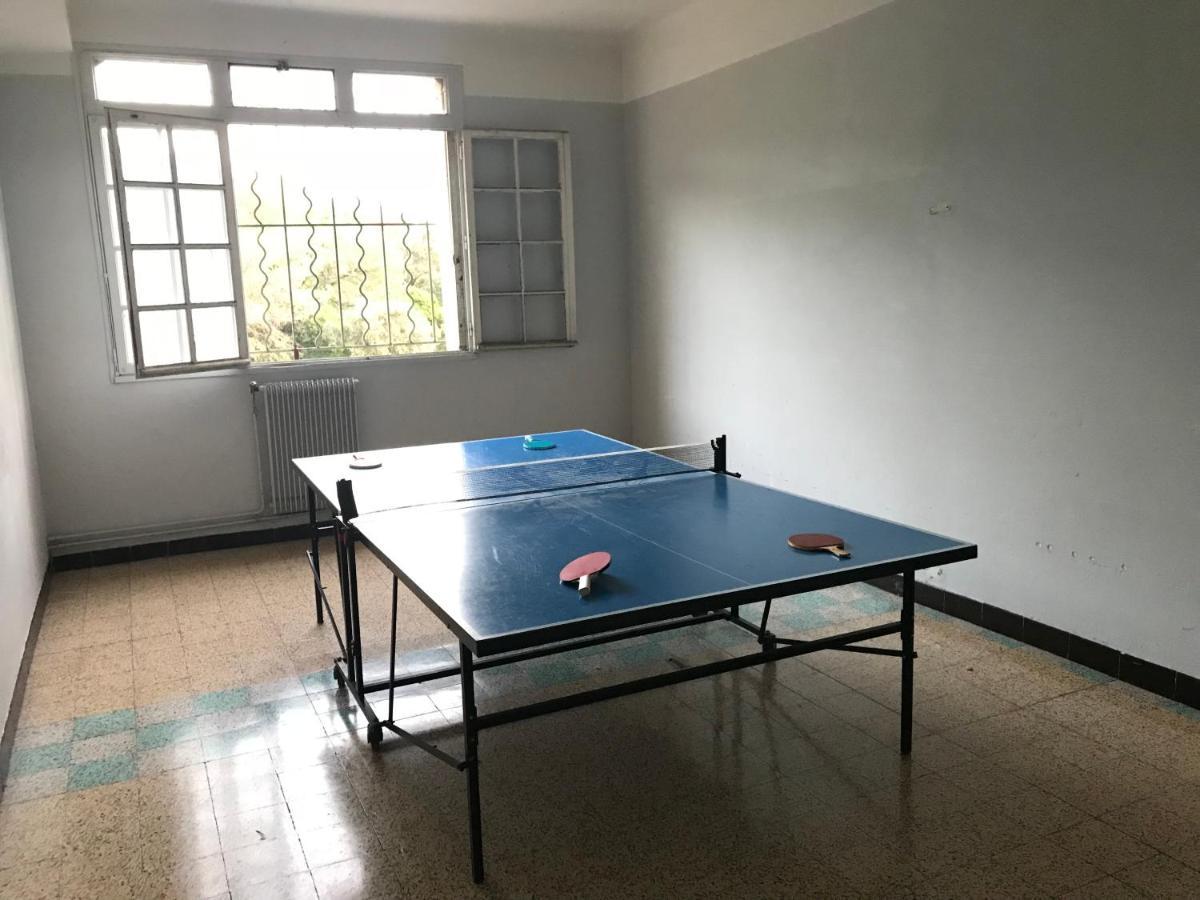 Prime Combe Hostel Fontanes  Bagian luar foto